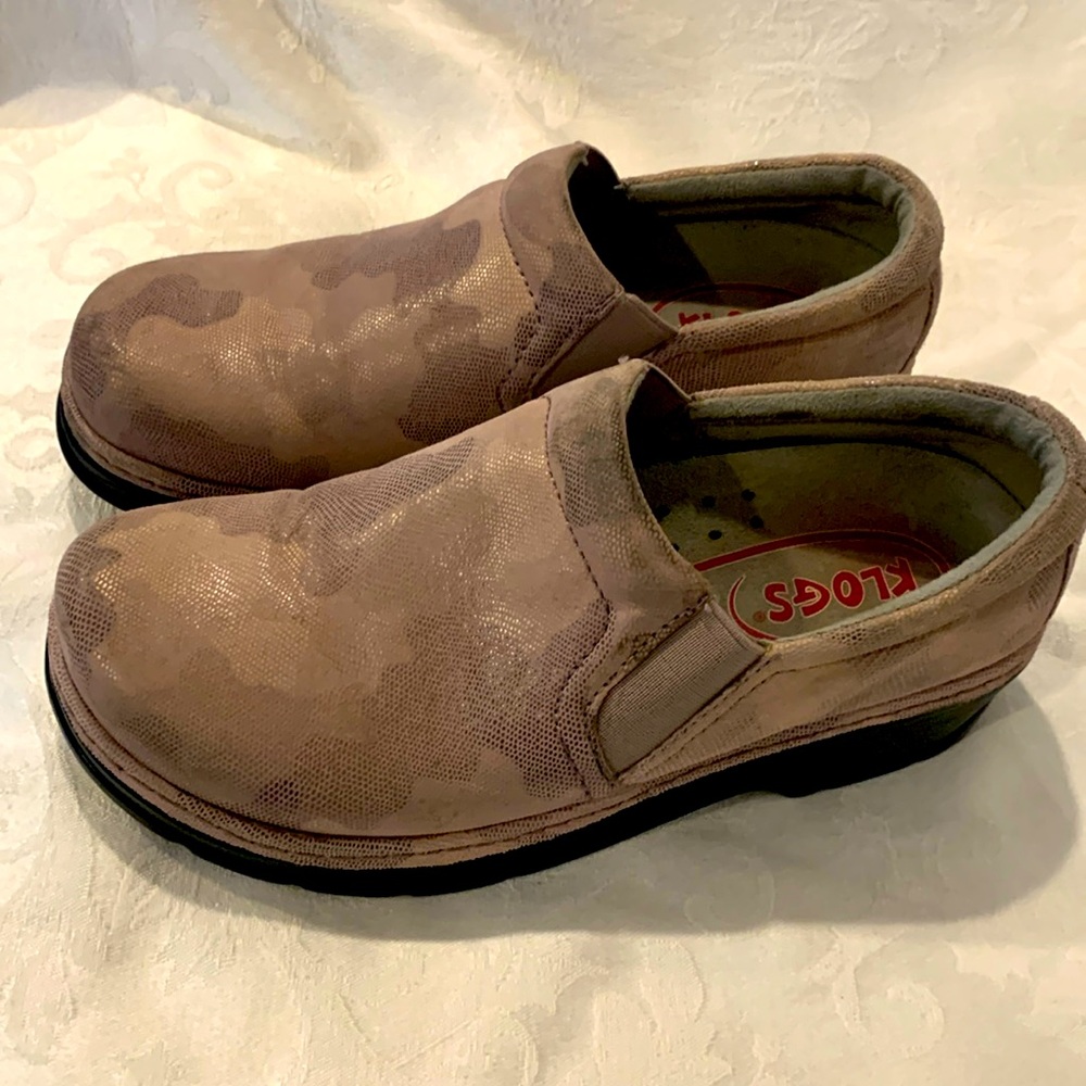 Klogs tan camo size women’s 8.5